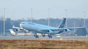 Suudi Arabistan'a giden u&ccedil;ak Mısır'a indi