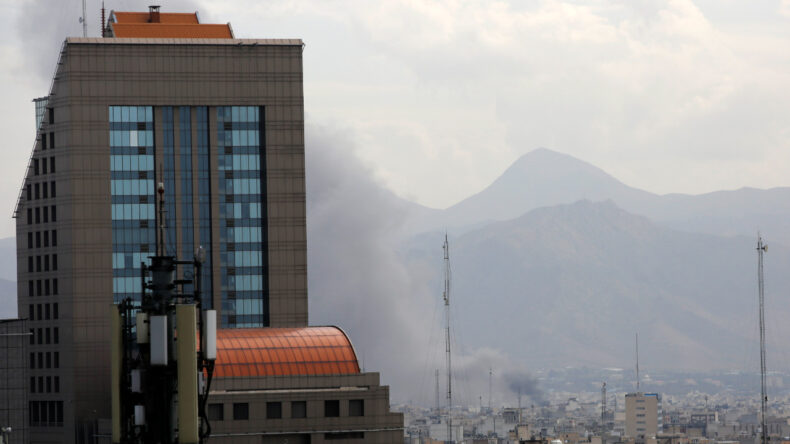 Tahran Bayramda da Vuruluyor