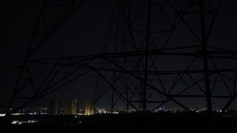 Tahran’da Elektrik Kesintisi