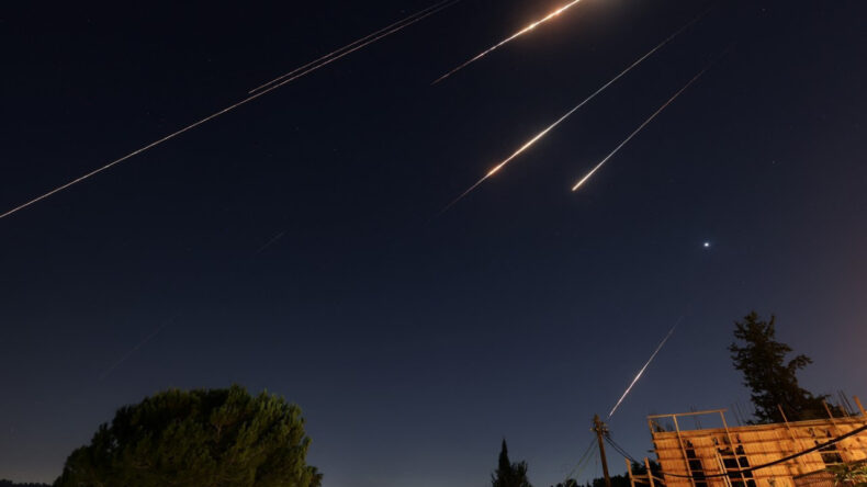 Tahran&rsquo;da şiddetli patlamalar