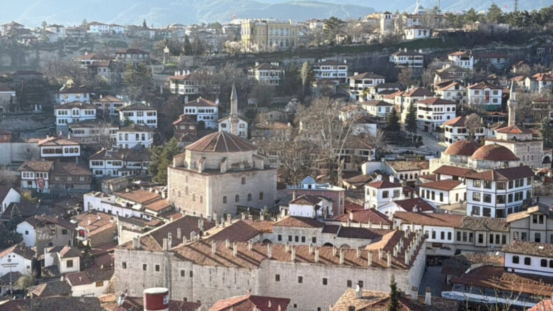 Tarihi kentte bayram yoğunluğu: Yüzde 90 doldu