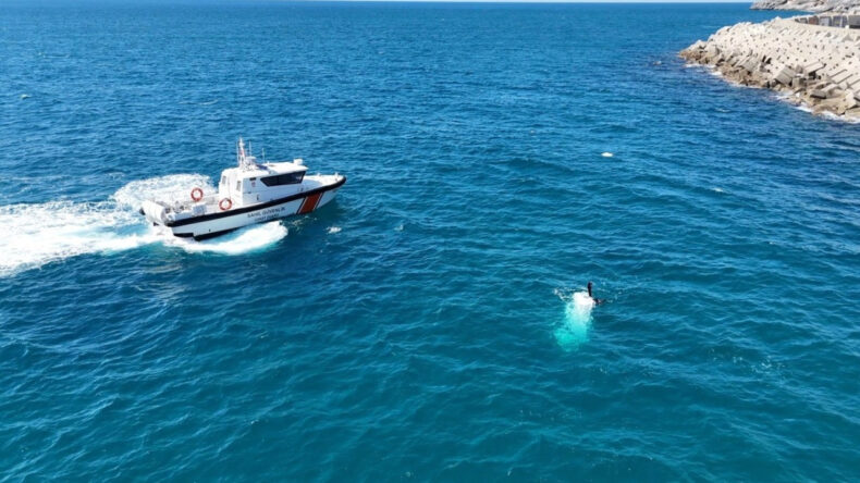 Teknede can pazarı: Son anda kurtuldular