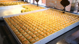 TMSF, Baklavacı Faruk G&uuml;ll&uuml;'y&uuml; satışa &ccedil;ıkardı