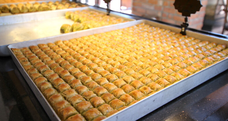 TMSF, Baklavacı Faruk G&uuml;ll&uuml;'y&uuml; satışa &ccedil;ıkardı