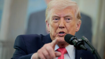 Trump: İranlılar Anlaşma İ&ccedil;in Yalvarıyor