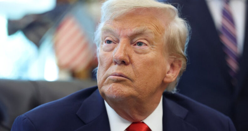 Trump: Petrol Şirketleri H&uuml;rm&uuml;z Boğazı'nı Kullanmalı