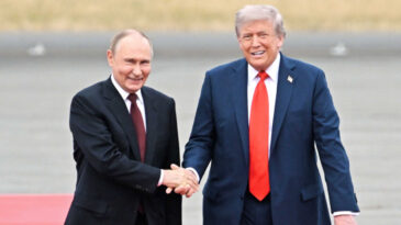Trump, Putin ile g&ouml;r&uuml;şt&uuml;