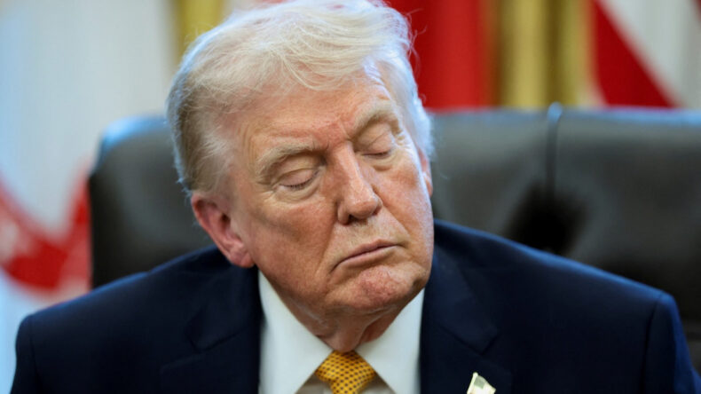 Trump, "İran'da olmamalıyız" dedi, ortalık karıştı