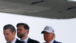 Trump susmuyor, Vance&rsquo;ın sessizliği dikkat &ccedil;ekiyor