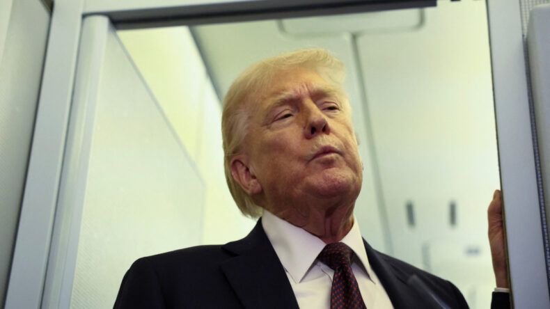 Trump tehdit etti: Orayı mahvederim