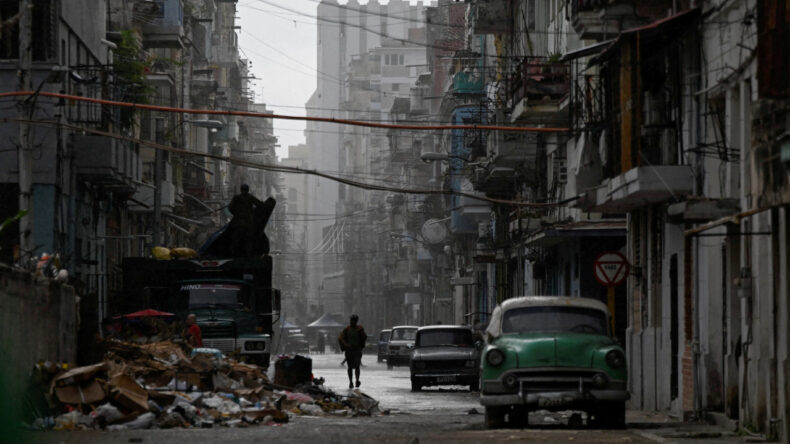 Trump'ın 'ele ge&ccedil;irme' tehdidine meydan okudu