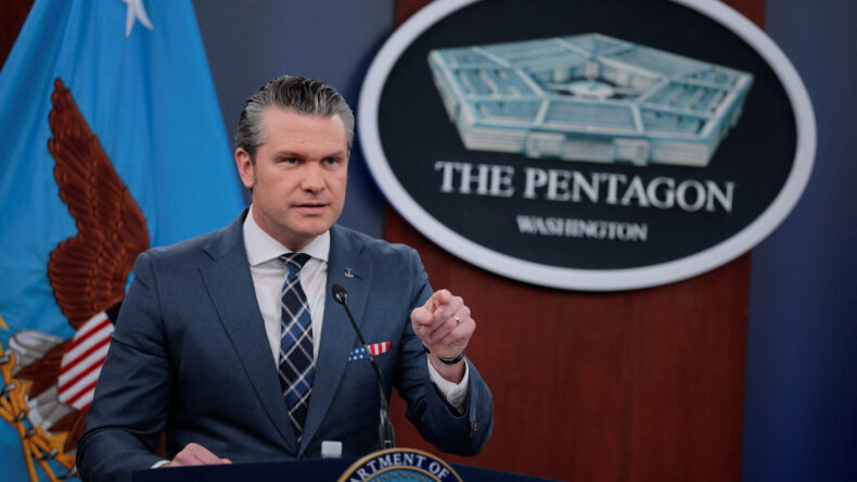 Trump'ın Bakanı Medyaya Saydırdı: Trump Saplantısı Sendromu Bunların DNA'sına İşlemiş!