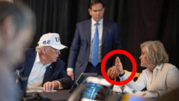 Trump'ın Sağ Kolunun Fotoğrafı Tepki &Ccedil;ekti: G&uuml;venlik İhlali mi Yaptı?