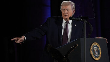 Trump'tan 'kanser' benzetmesi: 'Onlar da anlaşmak istiyor ama &ccedil;ekiniyorlar'