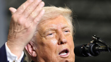 Trump'tan İran'a tehdit: Bir saat i&ccedil;inde imha edebiliriz!