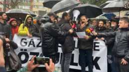 Tutuklu gazeteciler i&ccedil;in Kadik&ouml;y'de eylem