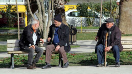 T&uuml;rkiye'nin yaşlı sayısı 98 &uuml;lkenin n&uuml;fusunu ge&ccedil;ti