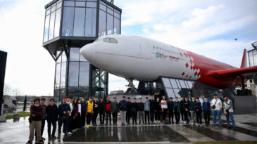 U&ccedil;uş &ouml;mr&uuml;n&uuml; dolduran Airbus ziyaret&ccedil;ilerine kapılarını a&ccedil;tı