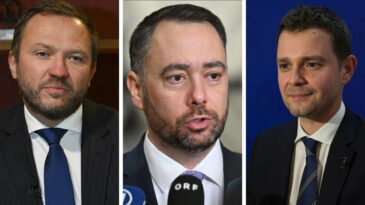 &Uuml;lkelerden art arda T&uuml;rkiye mesajları