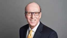 &Uuml;nl&uuml; milyarder The Economist'in yeni ortağı oldu