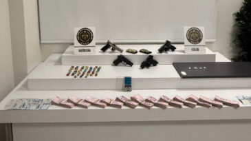 Uyuşturucuyu Gizli B&ouml;lmeye Saklamış: Manyetik Kartla A&ccedil;tılar