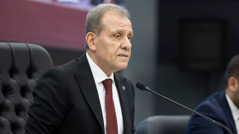 Vahap Se&ccedil;er'den 'at eti' a&ccedil;ıklaması