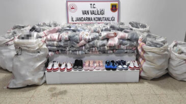 Van'da 3 Milyon 660 Bin TL'lik G&uuml;mr&uuml;k Ka&ccedil;ağı Eşya Ele Ge&ccedil;irildi