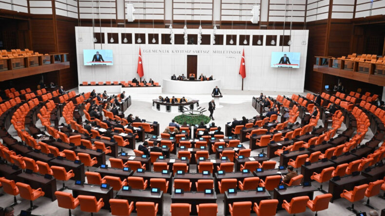 Vekillerin tatili bitmedi