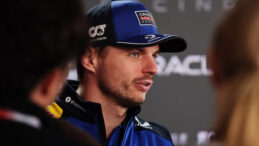 Verstappen gergin: Gazeteciyi odadan kovdu!