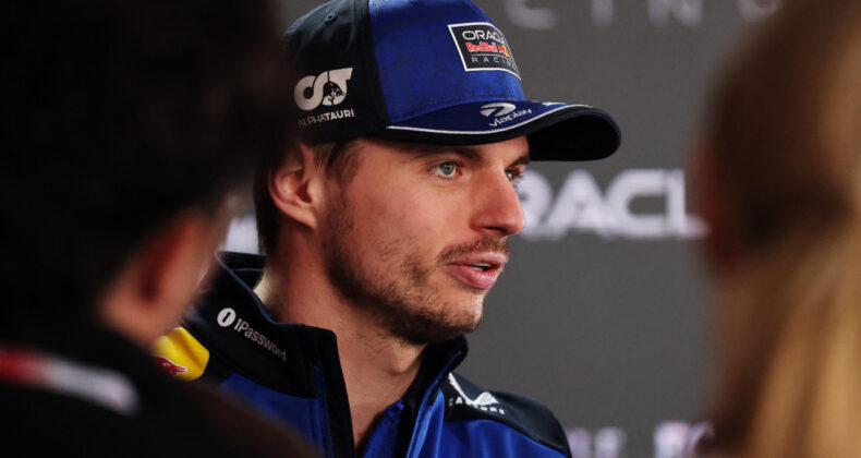 Verstappen gergin: Gazeteciyi odadan kovdu!