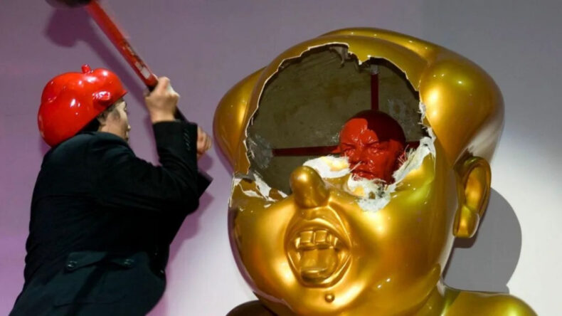 Yıllar Önce Yaptığı Mao Heykelleri Başına Dert Açtı