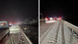 Yoğun kar yağışı ulaşımı fel&ccedil; etti: Ara&ccedil;lar yolda kaldı