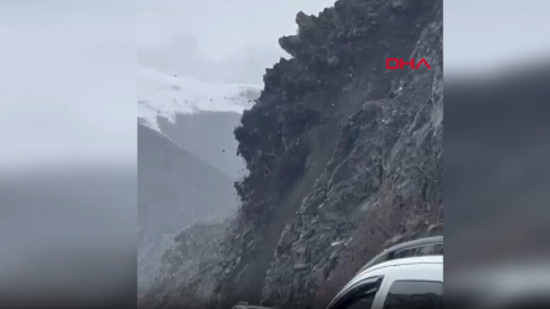 Yüksekova'da Heyelan Anları Kamerada
