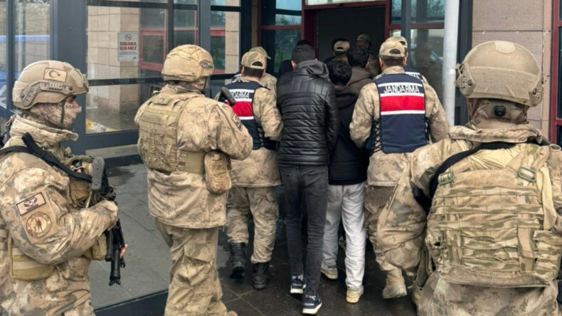 'Askerliğe elverişsiz' raporu d&uuml;zenleyen &ccedil;eteye operasyon