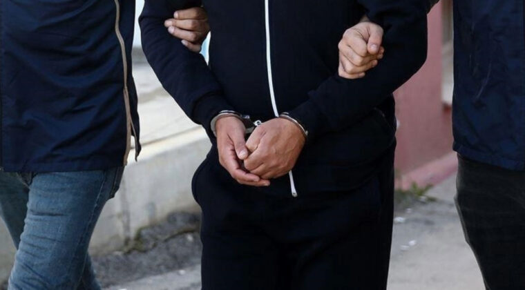 'Sıra bende' demişti: Evinden &ccedil;eşit &ccedil;eşit silah &ccedil;ıktı