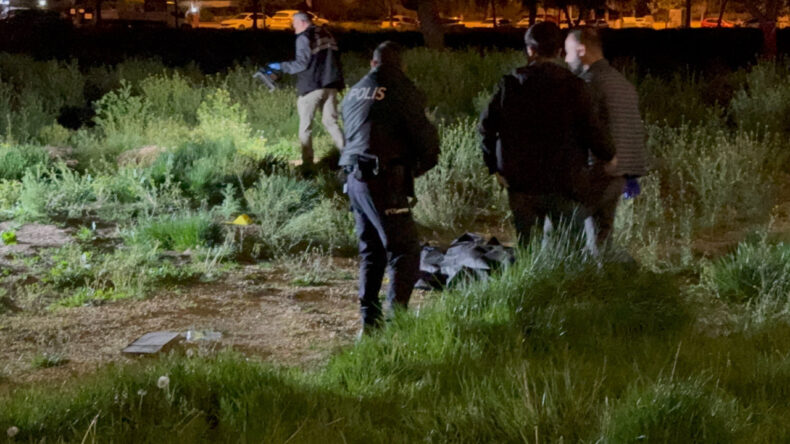 'Yan bakma' kavgası: &Ouml;l&uuml; ve yaralılar var