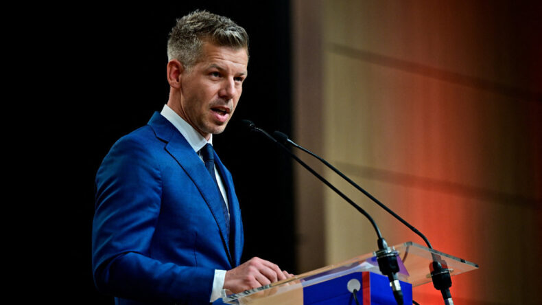 16 yıllık iktidarı deviren yeni liderden dikkat çeken açıklamalar