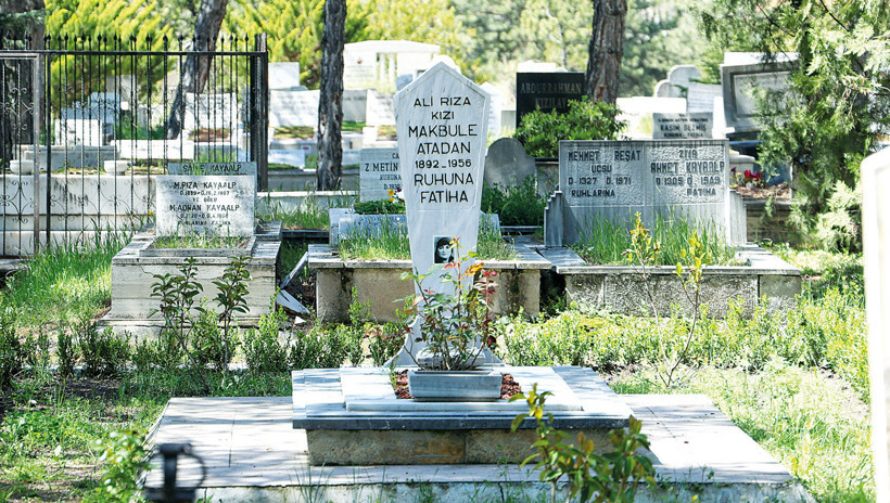 Makbule Atadan’ın mezarı