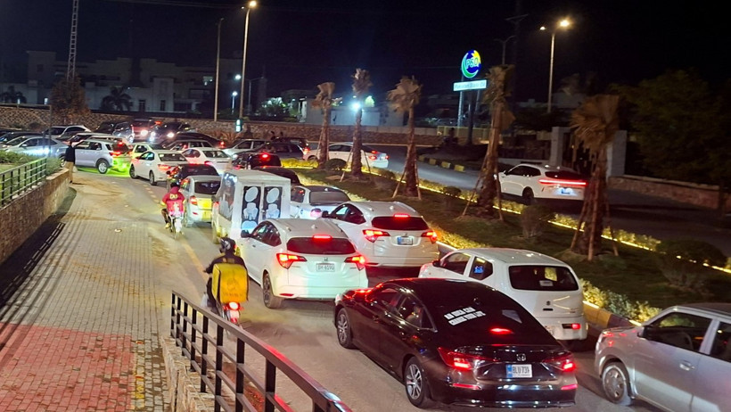 Uzun araç kuyrukları