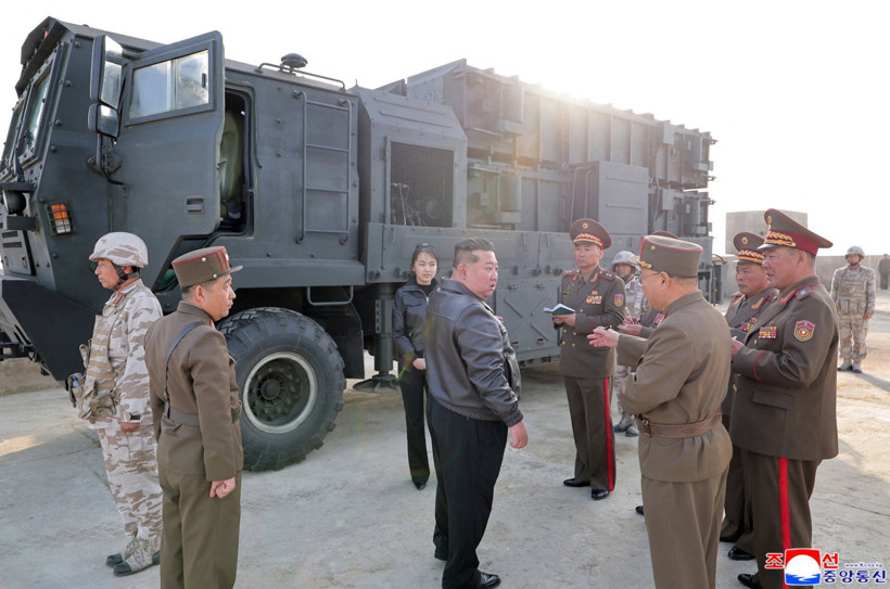 Kuzey Kore füzeleri testleri