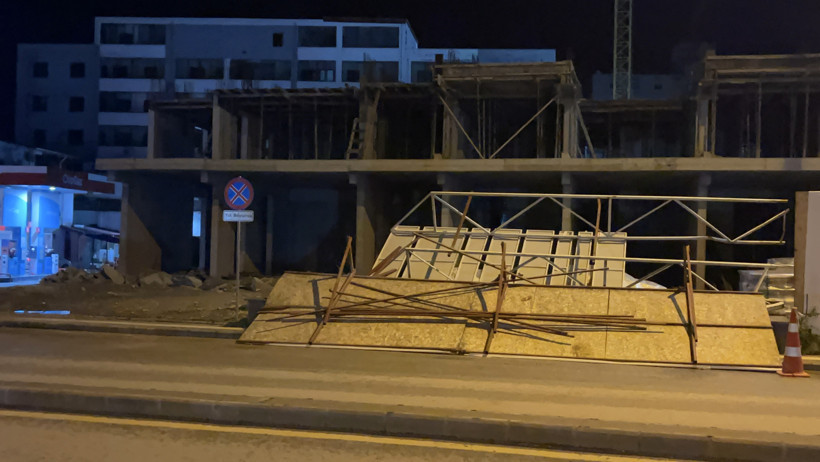 Fırtına esnasında hasar gören güneş enerjisi panelleri