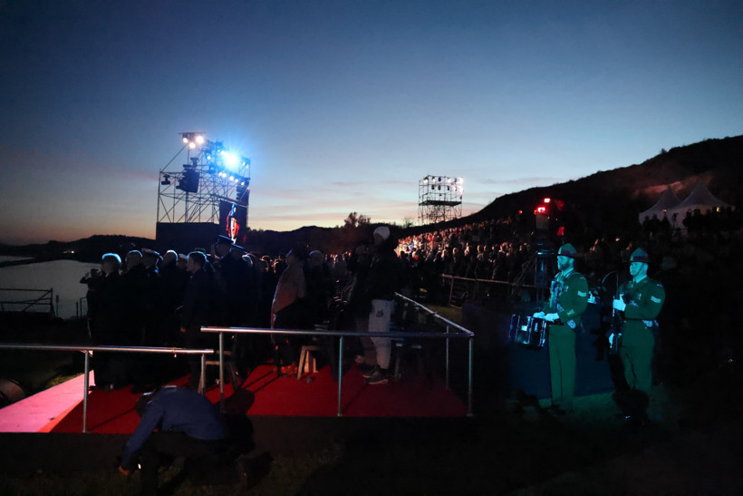 Törende Konuşmalar Yapılıyor