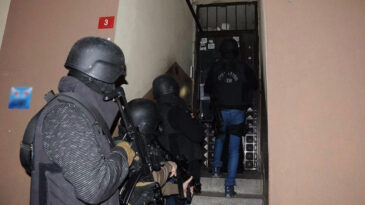 56 ilde IŞİD operasyonu: 525 g&ouml;zaltı