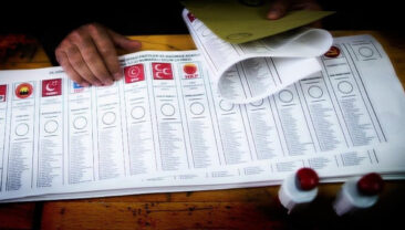 6 beldede se&ccedil;im var: Partilerin pusuladaki yeri belli oldu