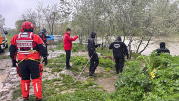 6 yaşındaki &ccedil;ocuk nehirde kayboldu: Sabah yeniden arama başlatıldı