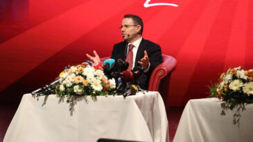 Adalet Bakanı G&uuml;rlek: Sosyal Medyaya Kimlikle Girilecek