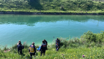 Adana'da Sulama Kanalında Kadın Cesedi Bulundu
