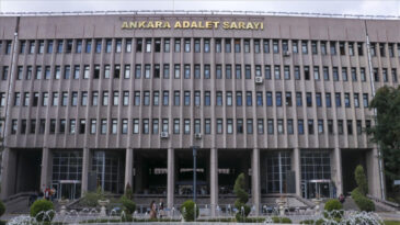 Adliyede skandal: Emanet paraları bahiste kaybeden katibe zimmet davası a&ccedil;ıldı