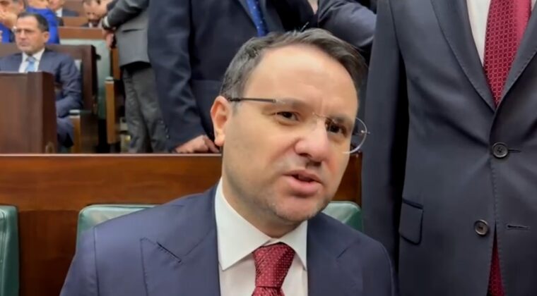 Akın G&uuml;rlek: &Ouml;calan'a &ouml;zel konut yok