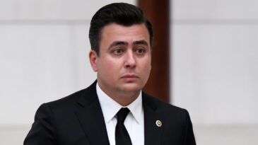 AKP'li Osman G&ouml;k&ccedil;ek 'Zammı iptal ettirdim' dedi, belediye yalanladı